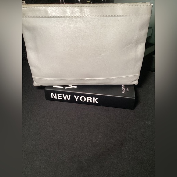 Balenciaga Light Everyday Zip Leather Pouch in Gray - Picture 4 of 10